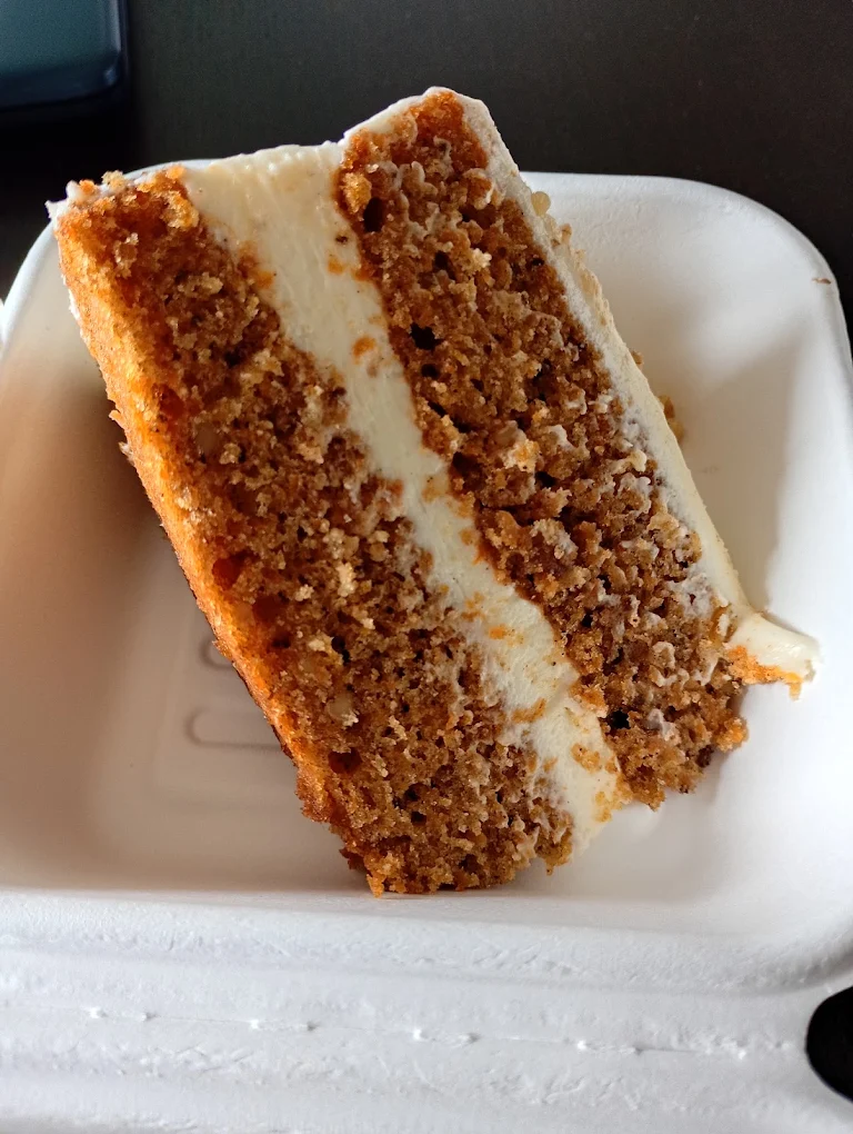 Porción de Carrot Cake con crema de queso