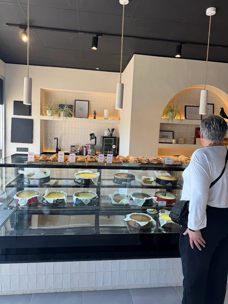 Vitrinas y Obrador de Flor y Tartas en Logroño